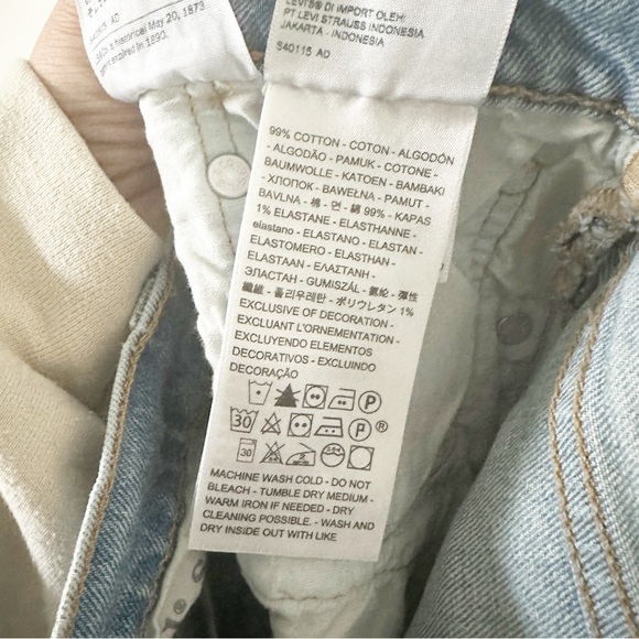 Levi's Premium 501 Button Fly Classic Straight Jeans Light Acid Wash 28 x 28 - Picture 5 of 10